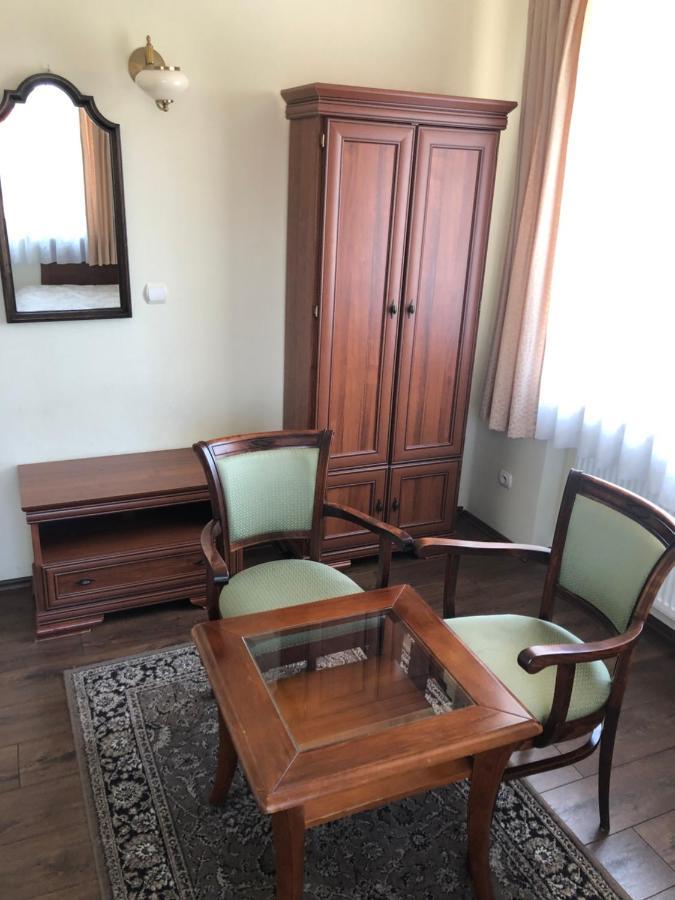 Hotel Mateo Stopnica Eksteriør billede